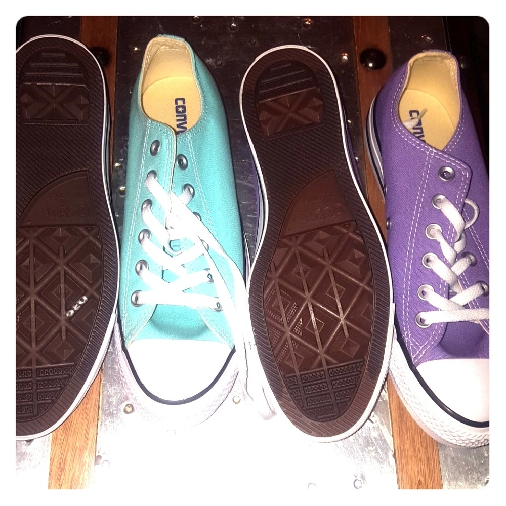 Tennis shoes